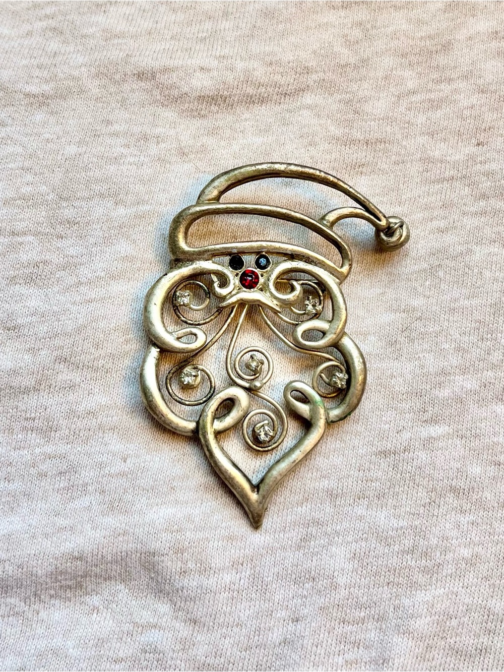 Vintage Silver Tone Filigree Santa Claus Pin